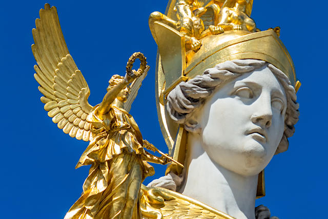 勝利の女神ニケ